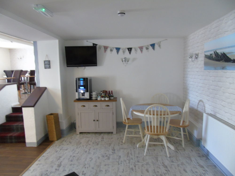 The Pembrey Country Inn Екстериор снимка
